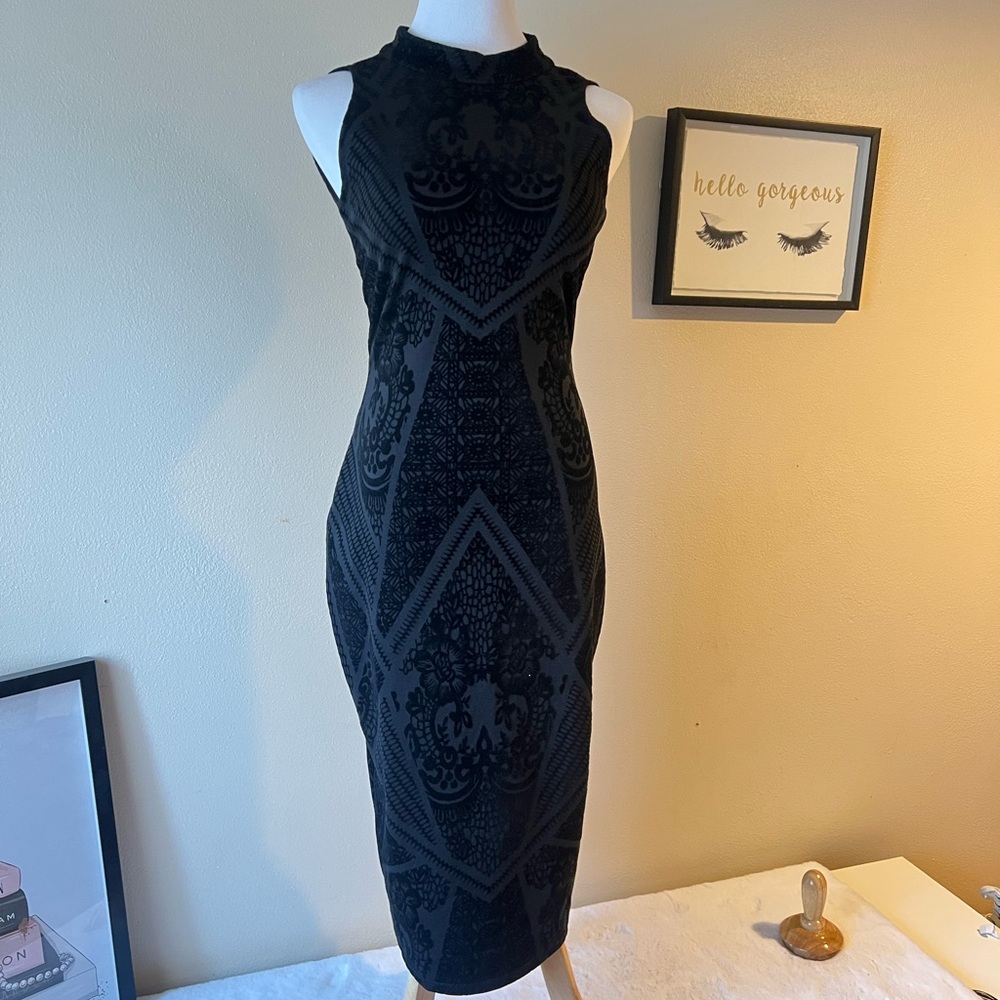Bar III 0852 Womens Velvet Trim Back Slit Halter Party Dress, Deep Black, M - Picture 2 of 8